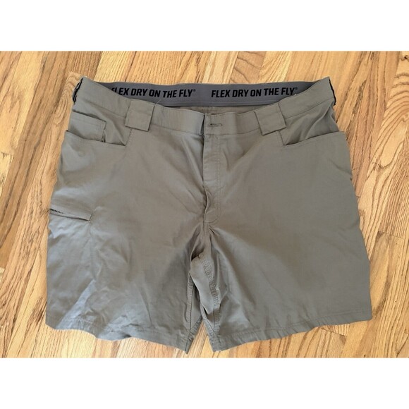 Duluth Trading Co. Mens Size 46 Flex Dry On The Fly Relaxed 9" Cargo Shorts - Picture 1 of 7